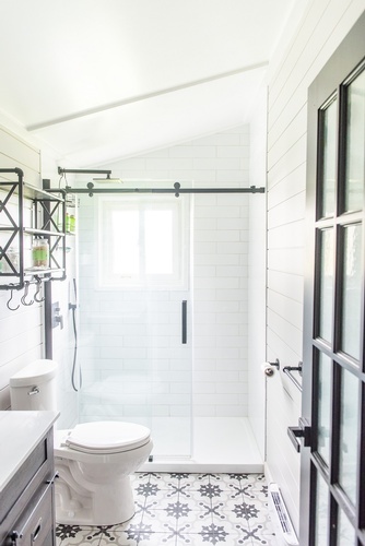 COTTAGE BATHROOM