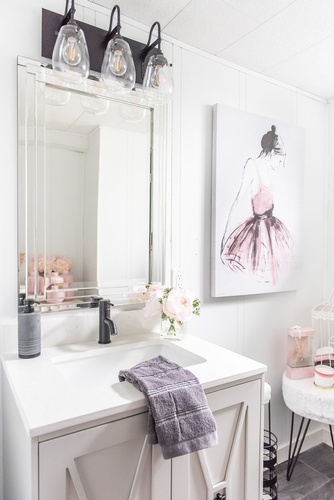 COTTAGE BASEMENT BATHROOM