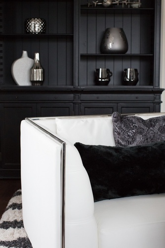 Monochromatic Office