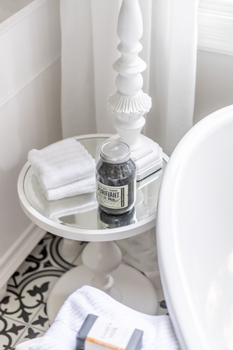 bathroom farmhouse