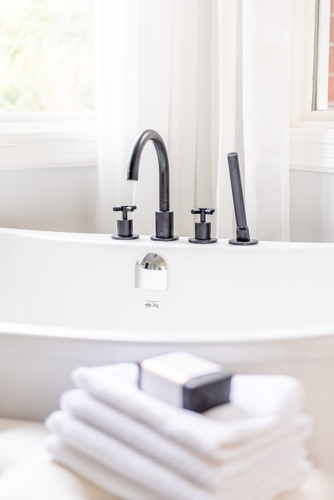 bathroom farmhouse