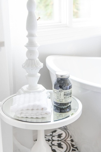 bathroom farmhouse