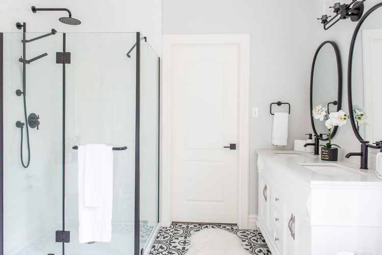 bathroom farmhouse