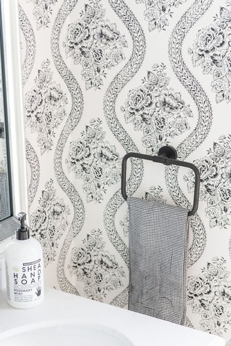 bathroom farmhouse