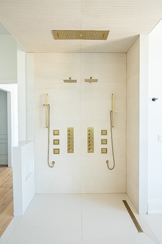 Luxurious Bathroom