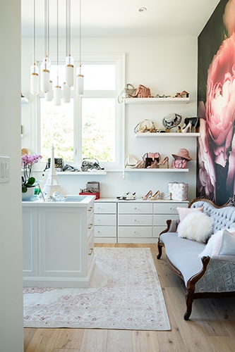 Royal White Room