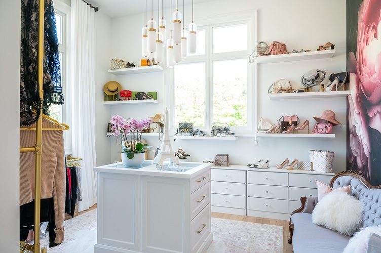 Royal White Room
