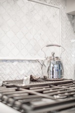Modern & Glamorous Kitchen