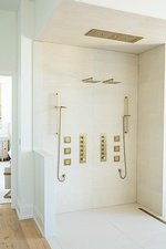 Luxurious Bathroom