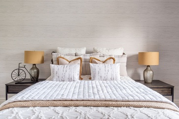 Farmhouse bedroom