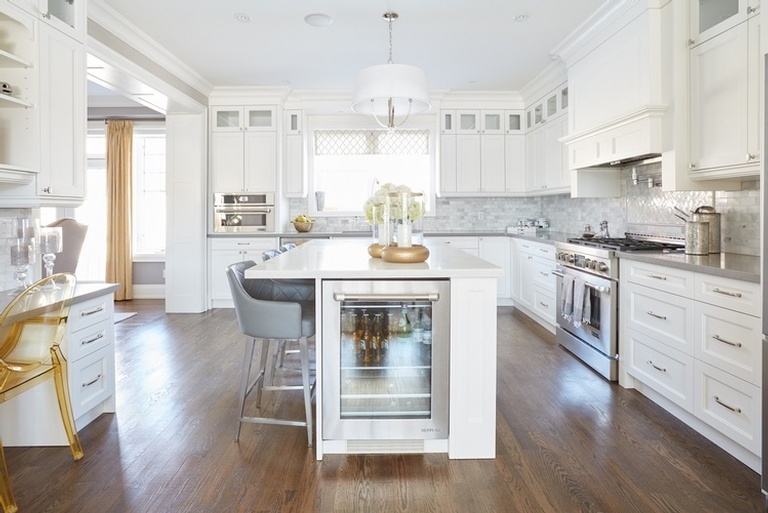 Aurora Kitchen Renovations by Royal Interior Design Ltd