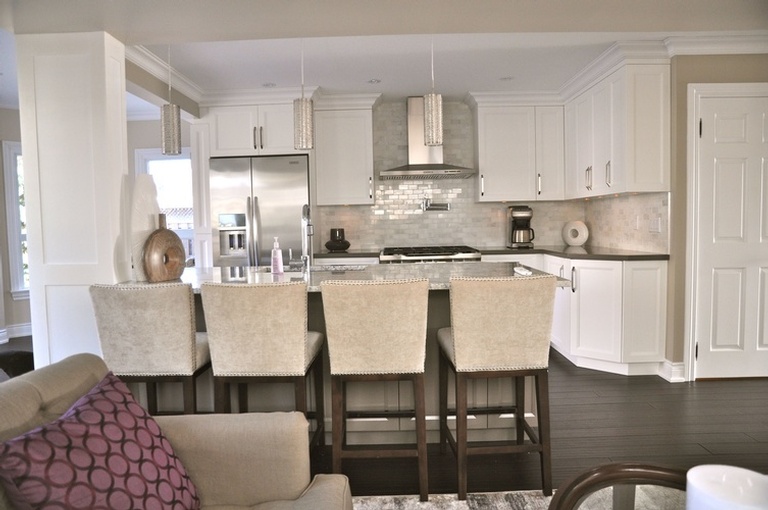 Modern Kitchen Renovations Newmarket by Royal Interior Design Ltd