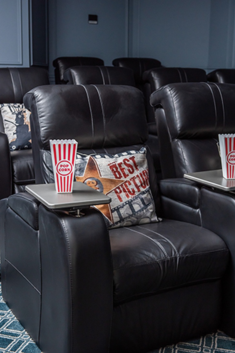 Theatre Renovations Aurora by Royal Interior Design Ltd