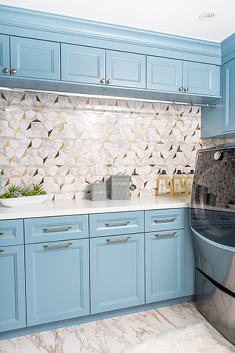 Laundry Renovations Aurora by Royal Interior Design Ltd