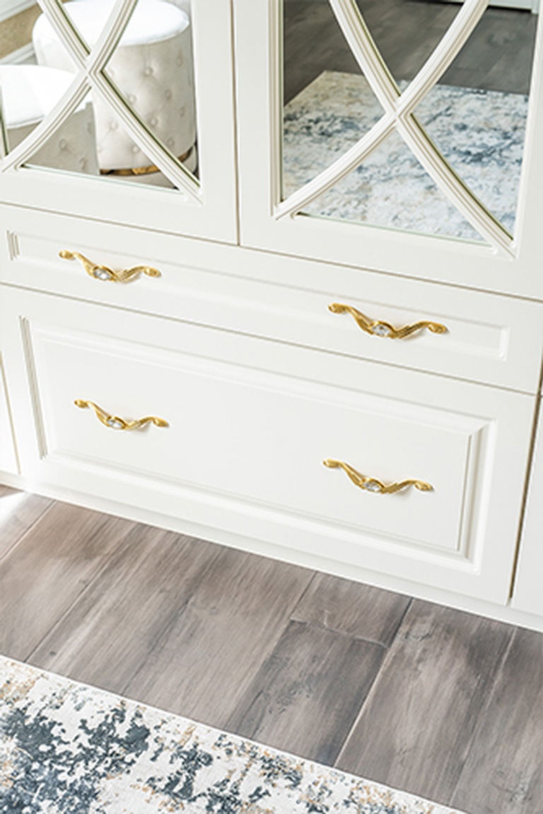 Changing Room Renovations Aurora by Royal Interior Design Ltd